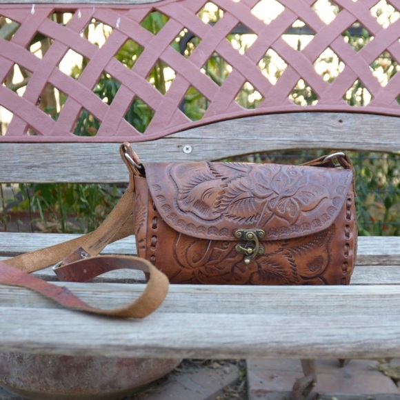 Hand-made Leather Purse - Picture 3 of 6